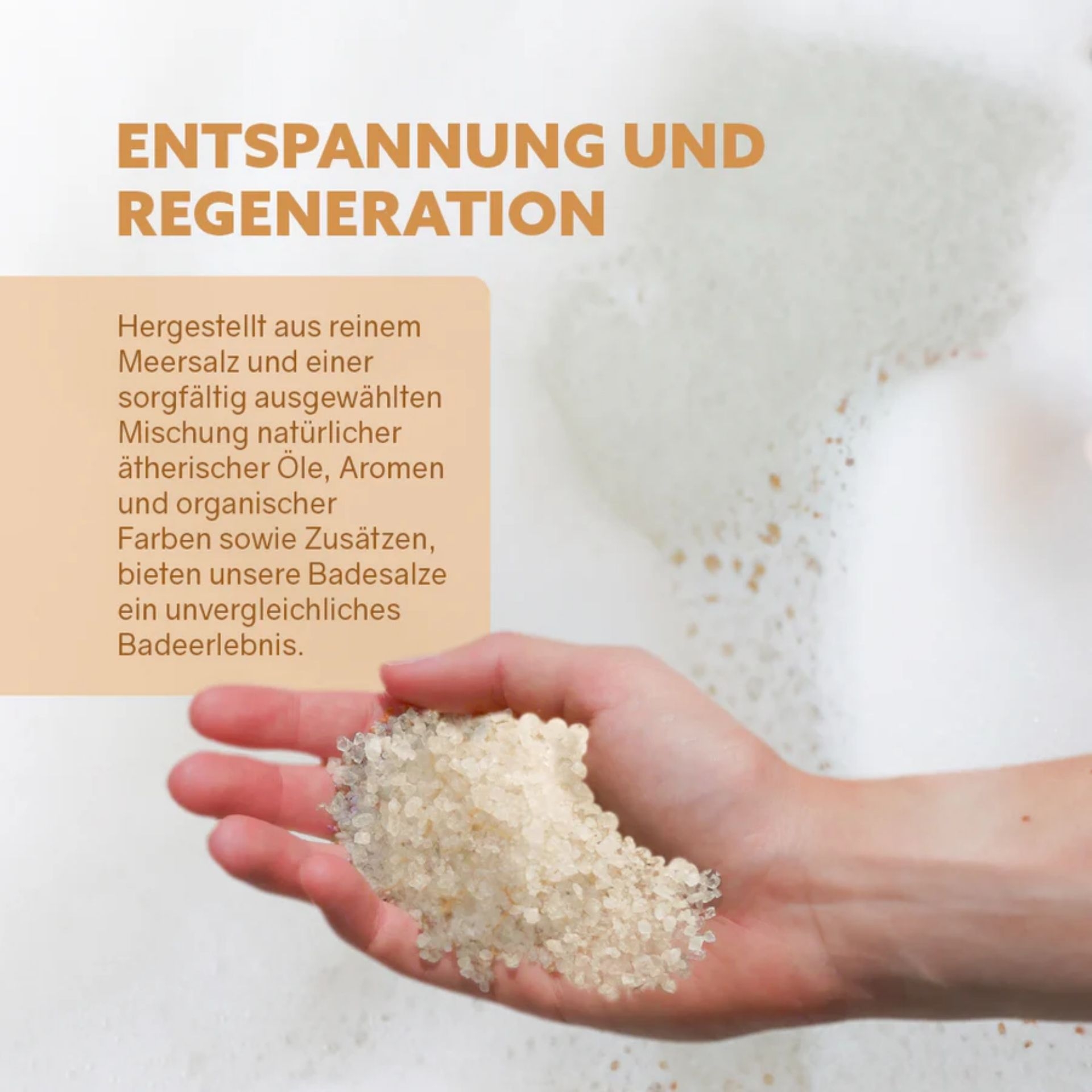 Hand mit Meersalz vor Badewanne und Infos zu Entspannung und Regeneration