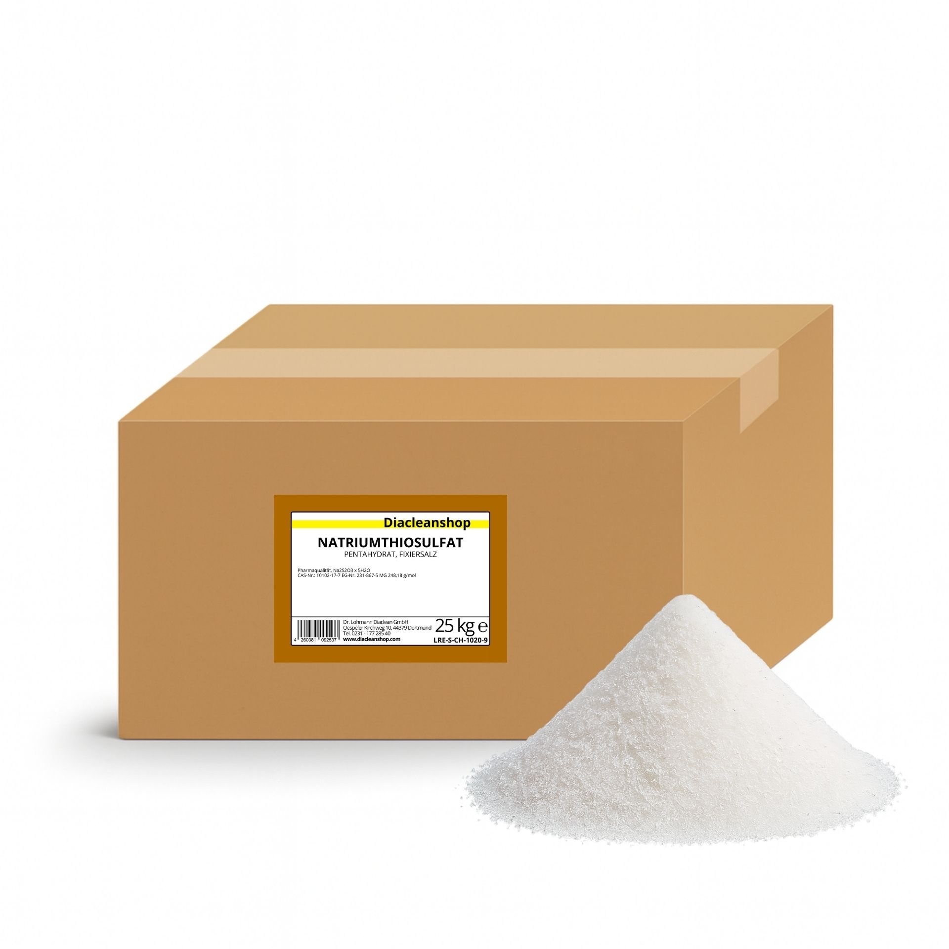 Brauner Karton mit Etikett „Natriumthiosulfat 25 kg“ vom Diacleanshop_ daneben ein weisser kristalliner Pulverhaufen auf weissem Hintergrund