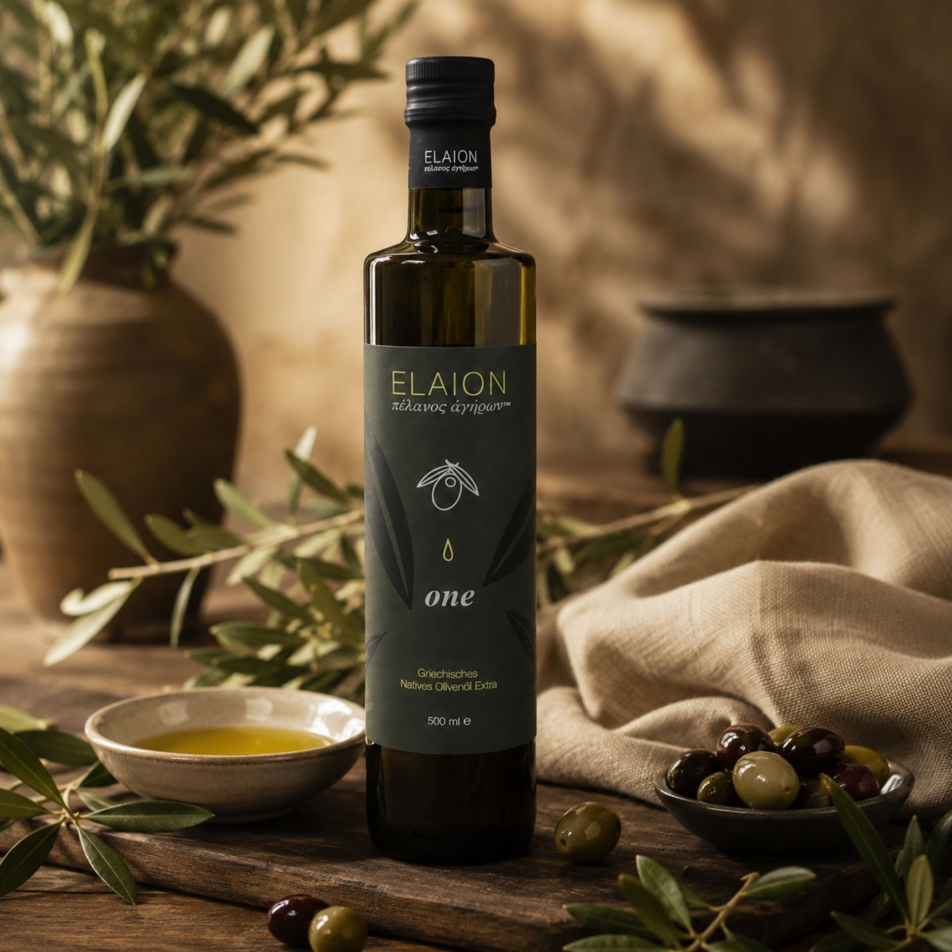 Elaion ONE griechisches natives Olivenoel Extra 500 ml im hochwertigen mediterranen Stilllife