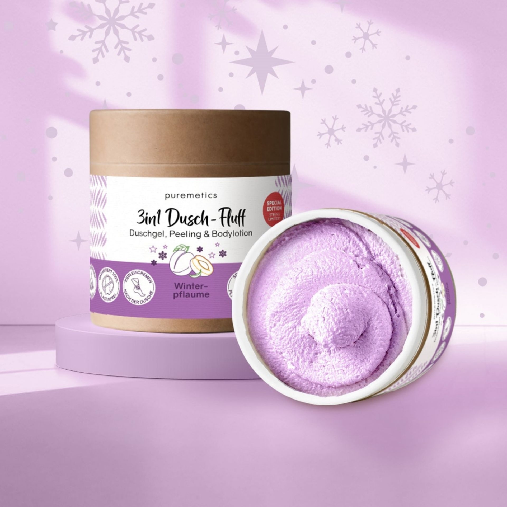 3in1 Dusch-Fluff Winterpflaume geoeffnet_ zeigt die lilafarbene fluffige Textur